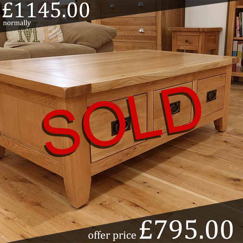 solid oak coffee table - sale - V3DCT